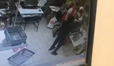 В Удмуртии мужчина угрожал взорвать супермаркет (ВИДЕО)