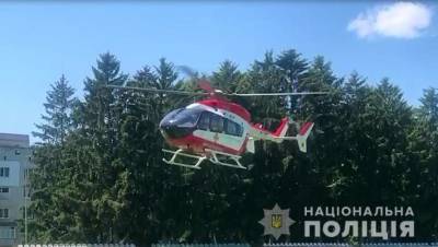 Тяжело раненого 9-летнего мальчика эвакуировали вертолетом из Новоград-Волынского в Киев (ФОТО, ВИДЕО)