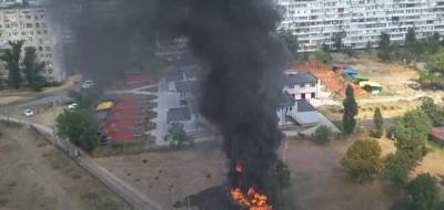 В спальном районе Киева произошел мощный пожар: что известно