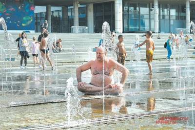 Гидрометцентр пообещал россиянам жару до конца лета