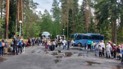 Петербуржцам напомнили о завершении сроков подачи документов на путевки в детские лагеря