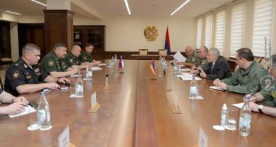 И.о. министра обороны Армении и замглавы ГШ ВС России обсудили вопросы сотрудничества