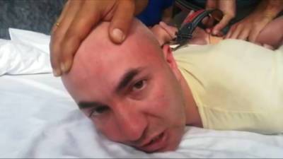"Рома, мы слабее!": полиция показала кадры задержания иркутского ревнивца