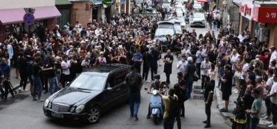 В Тбилиси похоронили журналиста, погибшего после избиения противниками гей-парада