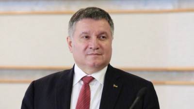 «Честь имею!»: Министр внутренних дел Арсен Аваков подал в отставку — заявление