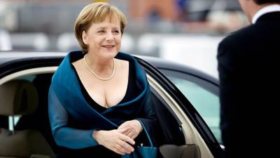 Путин назначит Меркель главой РЖД – эксперт-порохобот