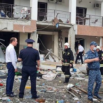 Пять домов повреждены после взрыва газа в гостинице Геленджика