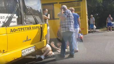 Автобус сбил пешехода на зебре в Песочном, мужчина получил тяжёлые травмы