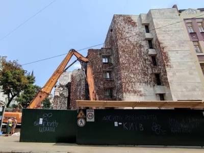 В Киеве запретили сносить модернистский фасад павильона "Цветы Украины". Нардеп сообщил об аресте здания