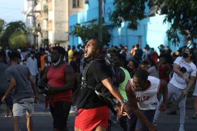 СМИ: В ходе беспорядков на Кубе погиб один человек