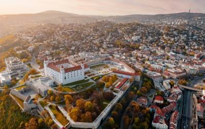 КС Словакии отменил обязательный карантин для въезжающих