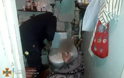 Жительница Днепра застряла в ванной