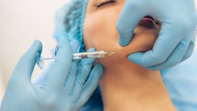 Какие косметологические процедуры можно и нельзя делать после COVID и вакцинации?