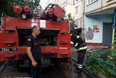 На Киевщине в результате пожара в многоэтаэке погибли два человека