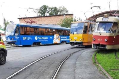 Трамвай сбил кондуктора в Екатеринбурге