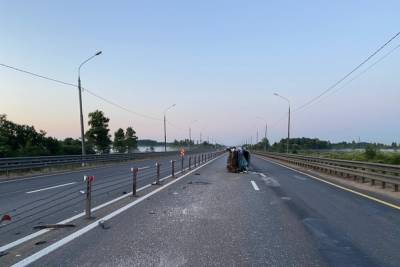 В Тверской области женщина и уснула за рулём и врезалась в ограждение, есть пострадавшие