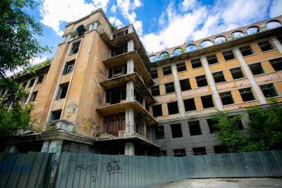 Уральские бизнесмены создали фонд для реконструкции заброшенной больницы в Зеленой роще