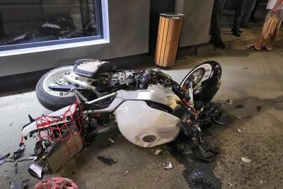 В центре Кургана произошло лобовое столкновение мотоцикла и иномарки