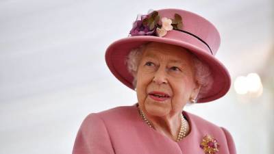 «Это ужасно»: Елизавета II раскритиковала свадебное платье Кейт Миддлтон