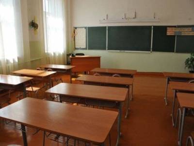 Украинские школы прекращают набор учеников в 10 и 11 классы: стало известно, как действовать родителям
