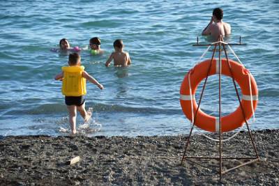 В России предложили ввести новые правила купания детей в водоемах