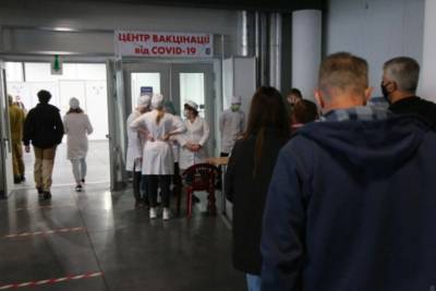 С 16 июля в центре вакцинации киевляне в возрасте 60+ могут привиться вакциной Pfizer
