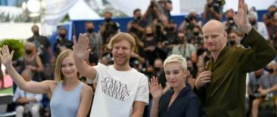 Иван Дорн засветился на Каннском кинофестивале в футболке с украинским мотивом