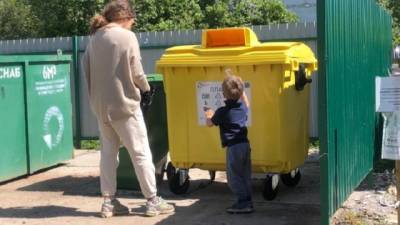 В Ленобласти за неделю установили почти 500 баков для раздельного сбора мусора
