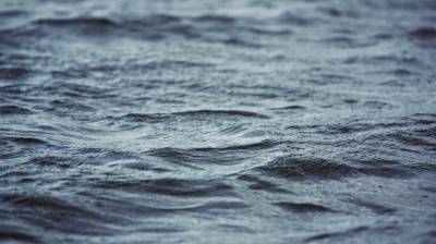 Один человек погиб в результате возгорания катера в Охотском море