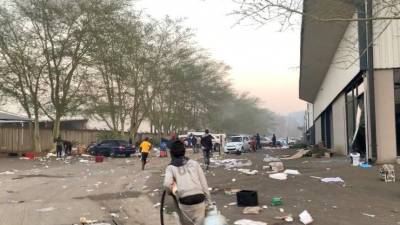 Жертвами беспорядков в ЮАР стали более 70 человек