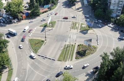 Как работает круговая развязка на поселке Котовского в Одессе?
