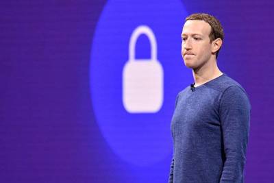 СМИ: Цукерберг продает акции Facebook почти каждый день