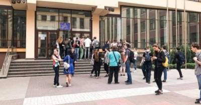 В Украине с 14 июля университеты начинают принимать заявления абитуриентов: что нужно знать