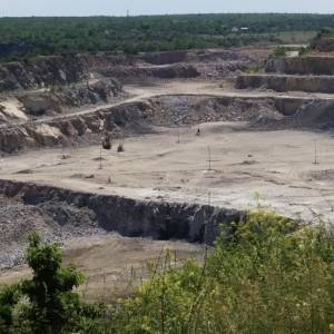 Директора каменного карьера в Запорожье подозревают в незаконной добычи гранита