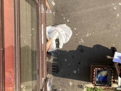 Фото: труп девушки нашли под окнами 17-этажного дома в Кудрово