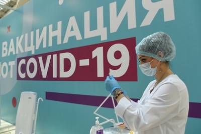 Российский онколог опроверг популярный миф о вакцинации против коронавируса