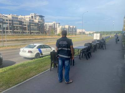 Управляющий ресторана в Красносельском районе отстаивал мебель с летней веранды газовым баллончиком