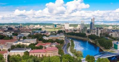 Литва вдвое снизила цены на долгосрочные визы для граждан Украины