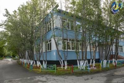 В Мурманске продолжается кампания по ремонту образовательных учреждений