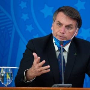 Президент Бразилии попал в больницу из-з икоты