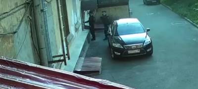 Полиция нашла квартиру, из которой стреляли по прохожим в Петрозаводске