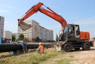 На улице Кузбасской Дивизии в Пскове переносят теплотрассу и водопровод