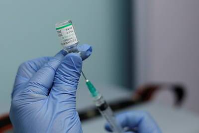 Российский посол привился китайской вакциной от коронавируса