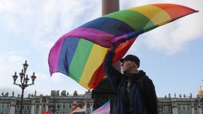 ЕСПЧ потребовал от России законодательно признать однополые союзы