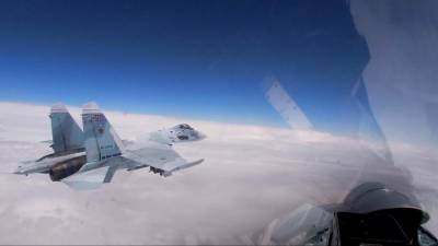 Су-27 сопроводил самолет-разведчик ВВС США над Черным морем