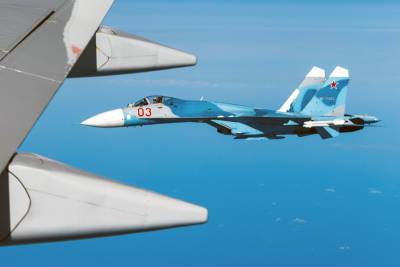 Су-27 сопроводил самолет-разведчик США над Черным морем