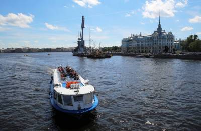 «Экострой» в Петербурге получил предупреждение из-за разводов в Малой Невке