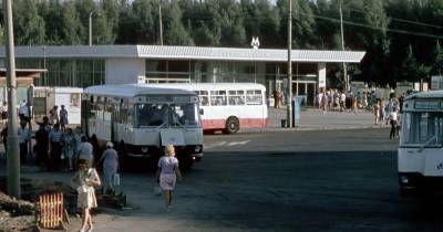 Москвичи попрощались с легендарными автобусами