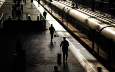 Под Черниговом поезд сбил мужчину: движение приостановлено
