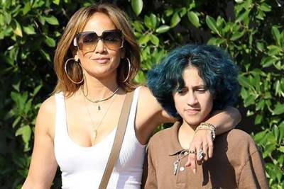 Дженнифер Лопес - Бен Аффлек - Jennifer Lopez - Дженнифер Лопес заметили с дочерью Эммой на шопинге в Лос-Анджелесе - skuke.net - Лос-Анджелес - Новости